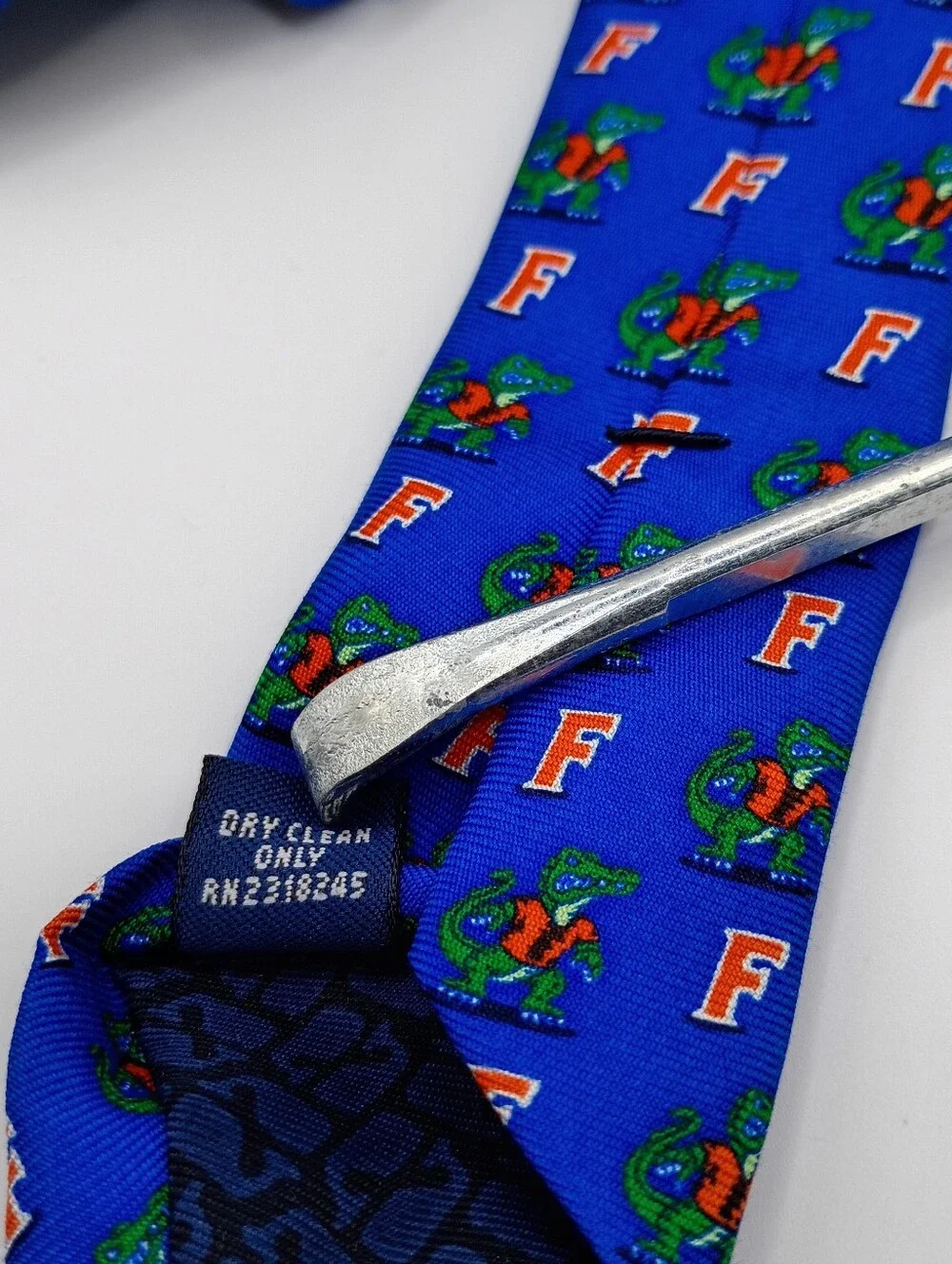 Vineyard Vines Custom UF Gators 100% Silk Tie Blue Orange Logo – Made in USA NWT